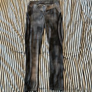Better bodies dark and light grey leggings with black seems and zippers at ankle